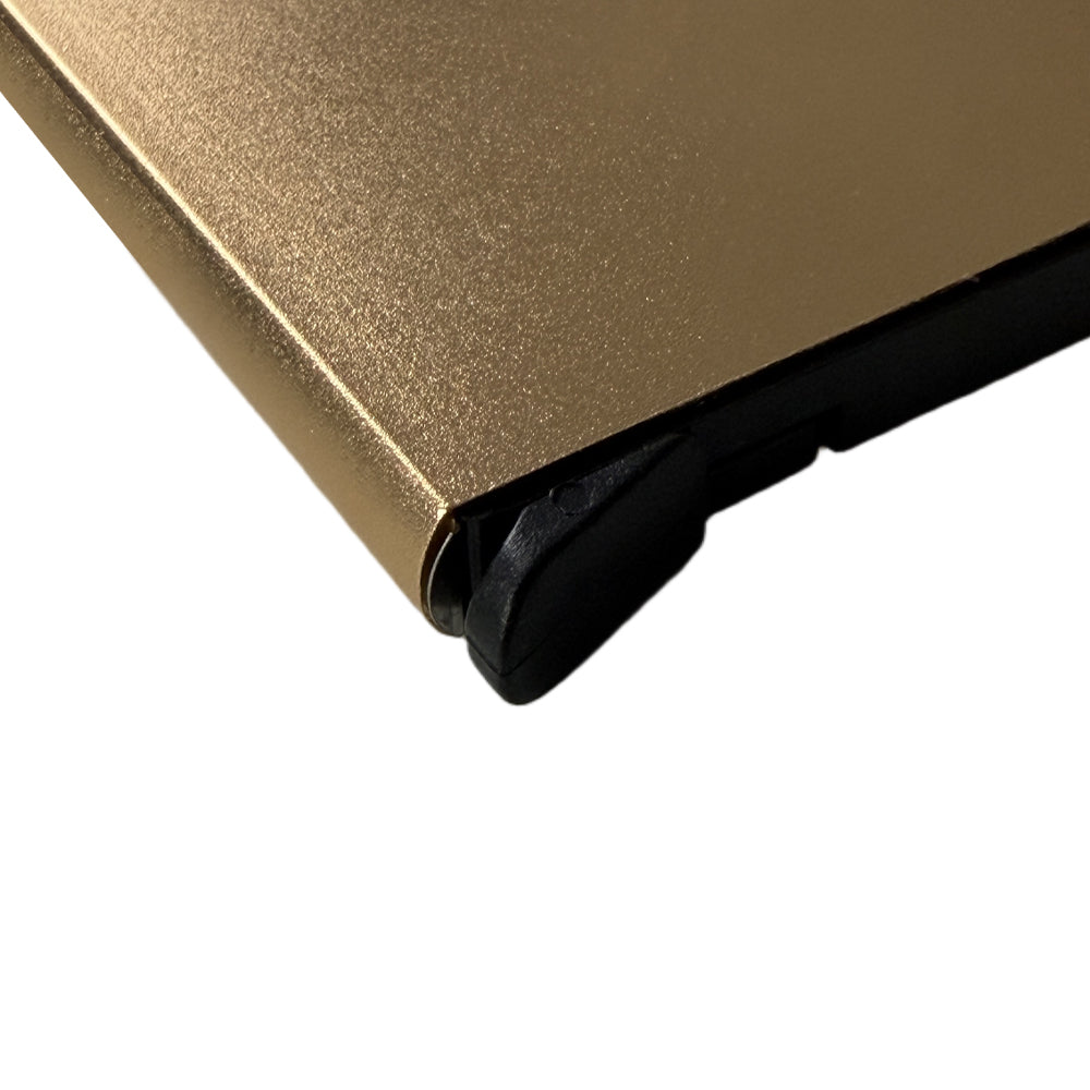 Pop-up pasjeshouder goud met gravure